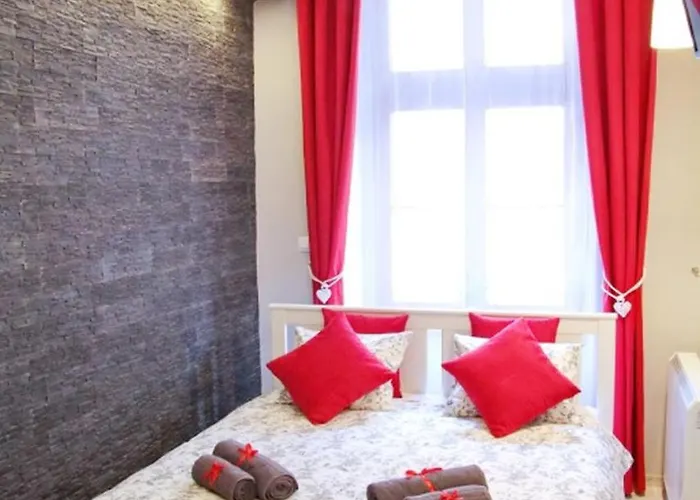 Проживання в сім'ї Grey *